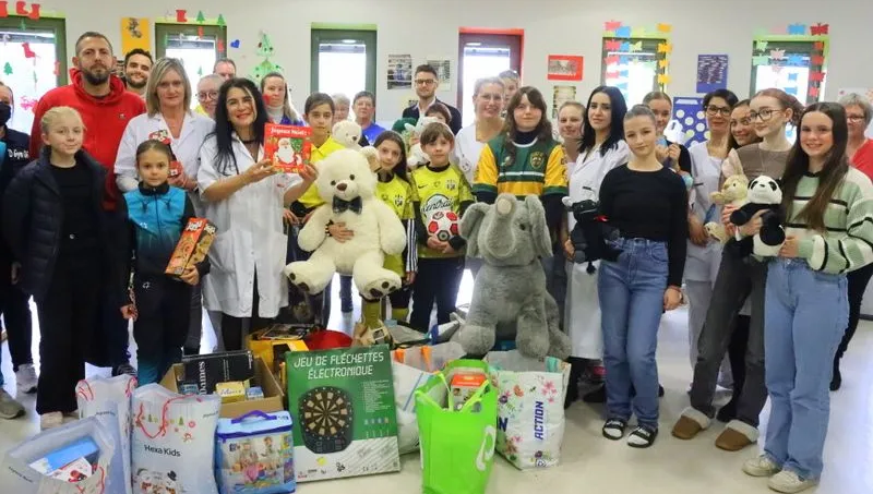L'Association Stars de Champagne présente à la pédiatrie de Sedan